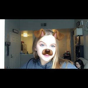 Meet your Posher, Macie